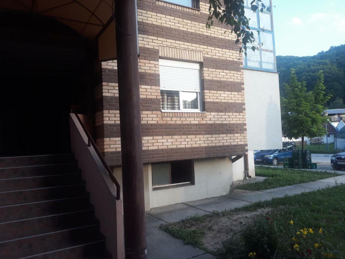Central Apartments Vera Гуча Экстерьер фото